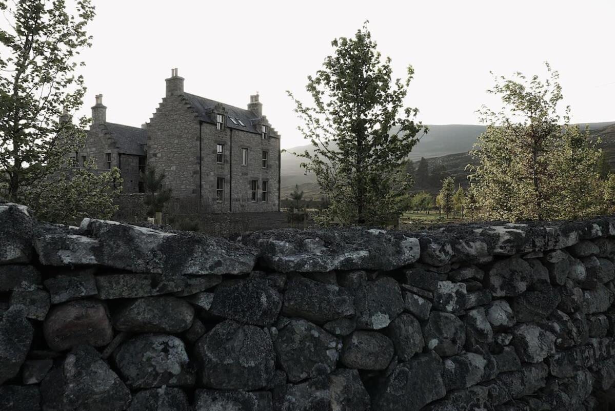 Huswell - Gairnshiel Lodge - Unique & Exclusive Lodge Next To The Castle Ballater Kültér fotó